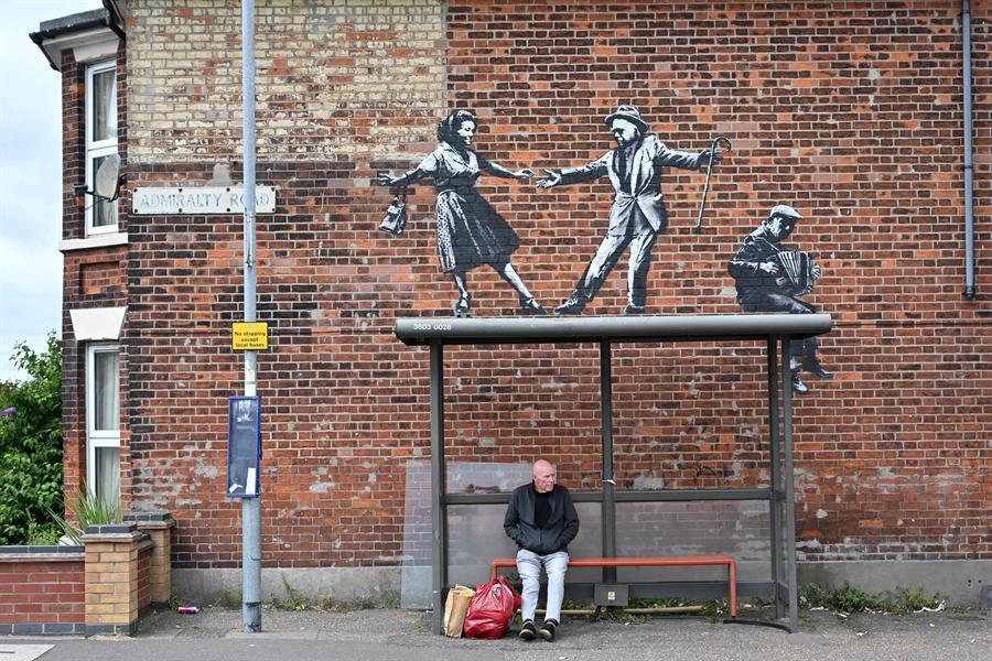 Banksy shows off his British seaside ’spraycation’