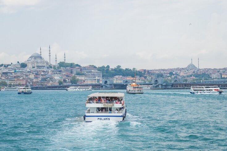 Authorities fine noisy tour boats in Bosphorus