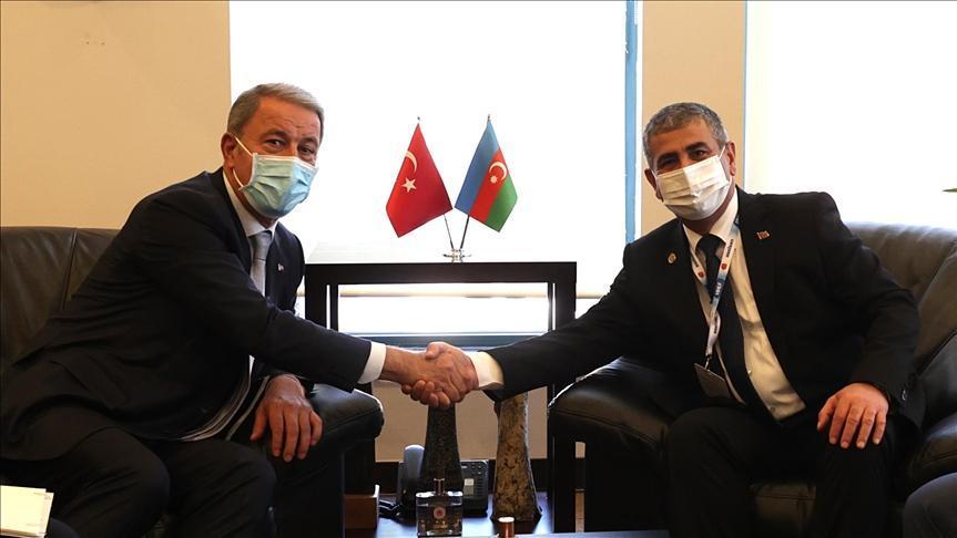 Turkish, Azerbaijani defense chiefs discuss bilateral defense