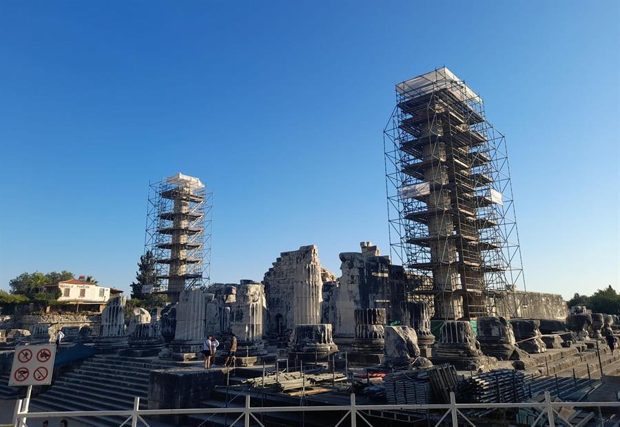 Columns of 2,300-year-old temple to be restored
