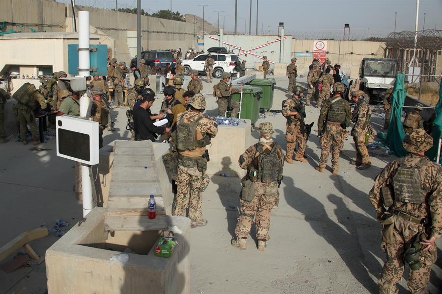 Seven Afghans killed in chaos at Kabul airport