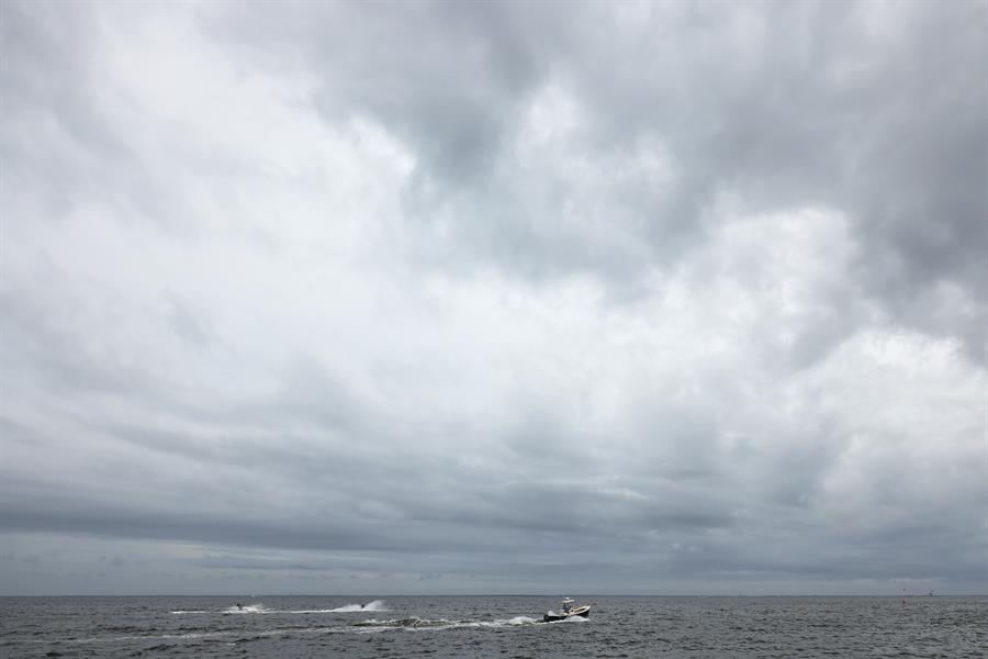 Hurricane Henri bears down on US east coast