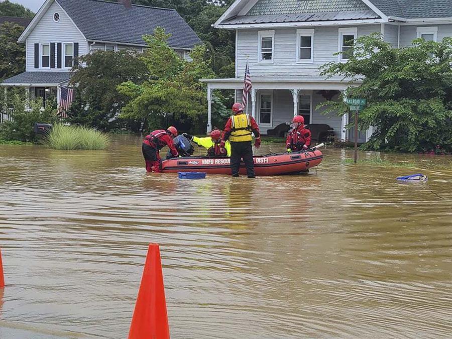 Tropical Storm Henri hits Rhode Island on US east coast