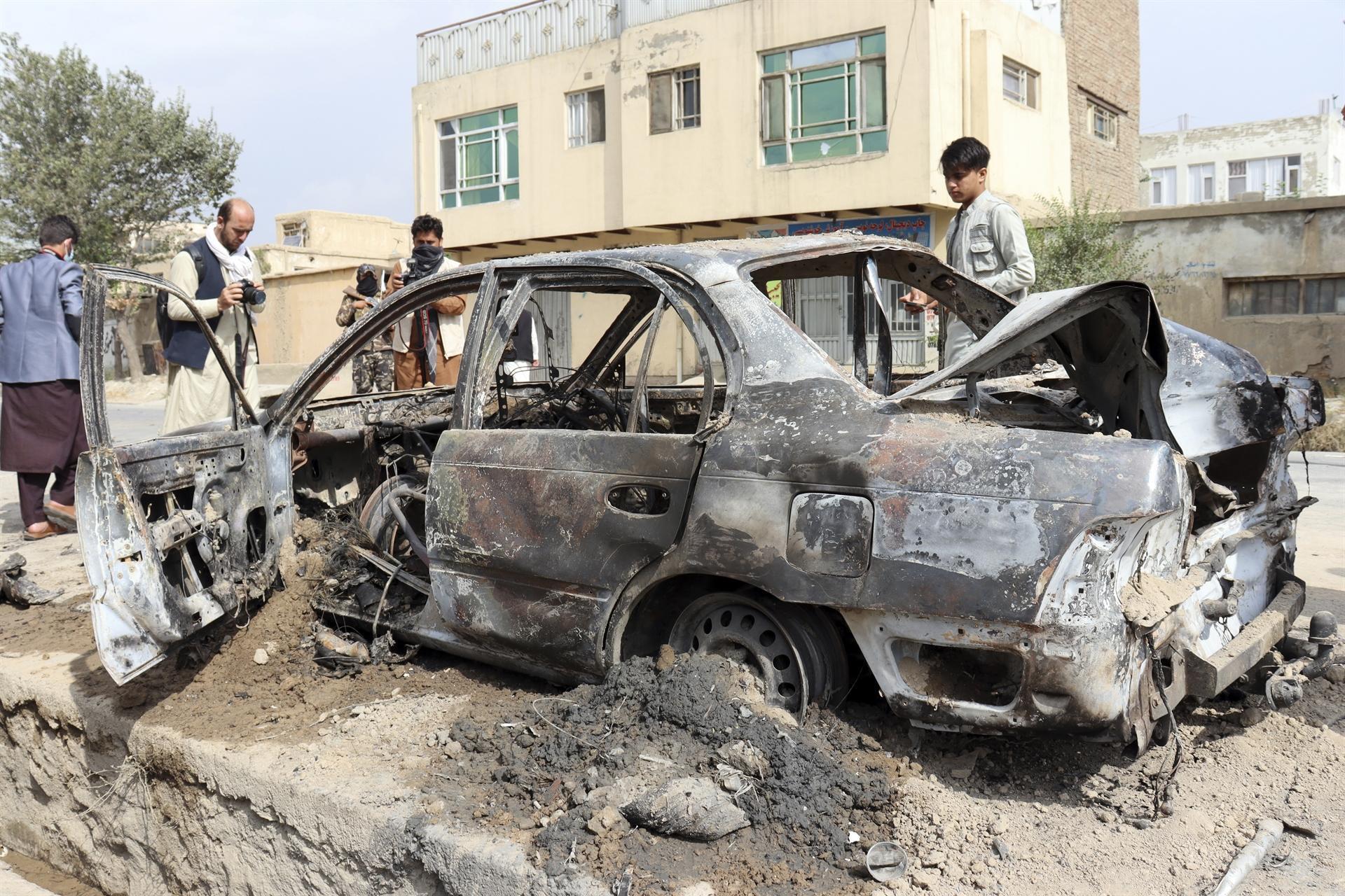 Rockets hit neighborhood near Kabul airport amid US pullout