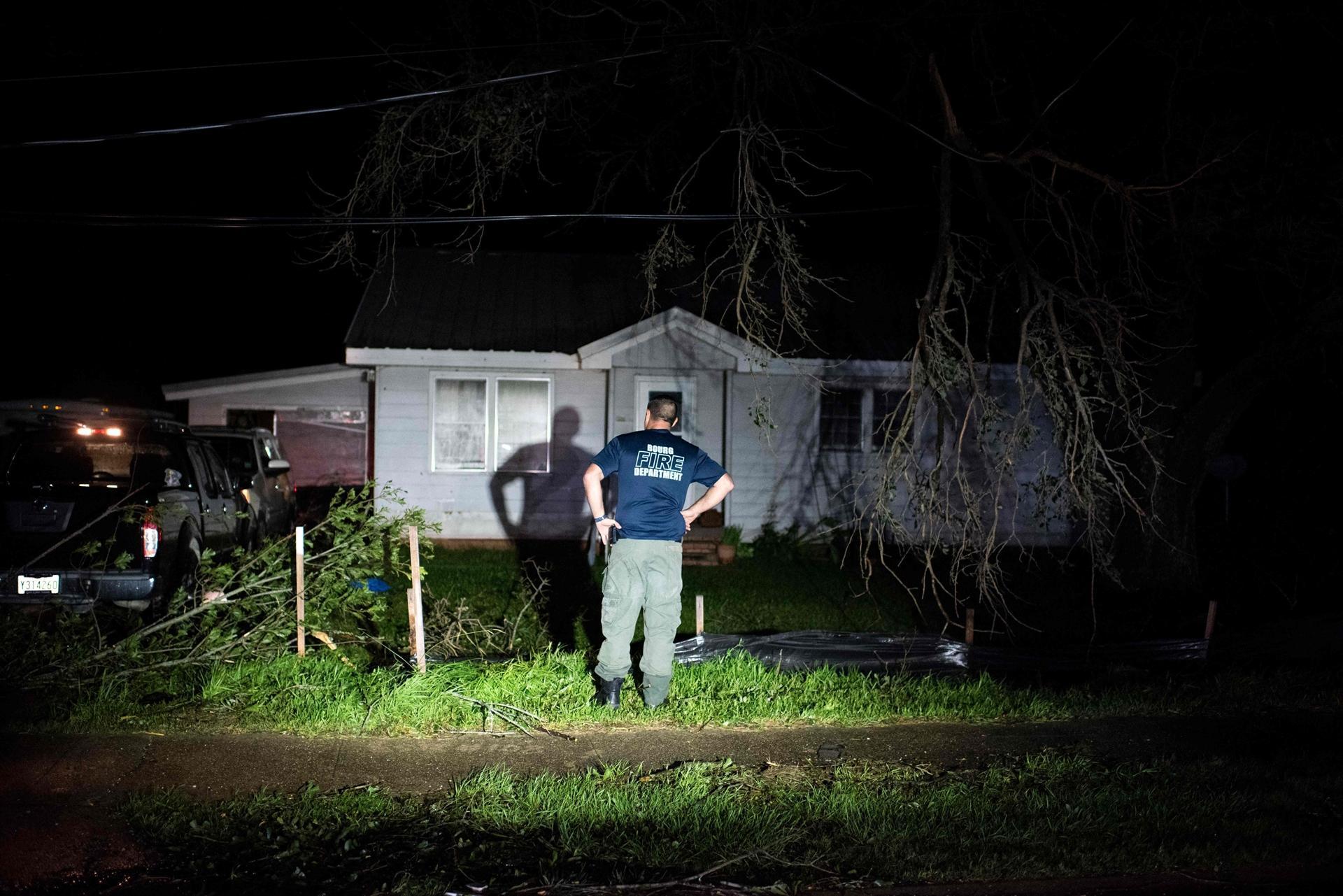 Ida downs New Orleans power on deadly path through Louisiana