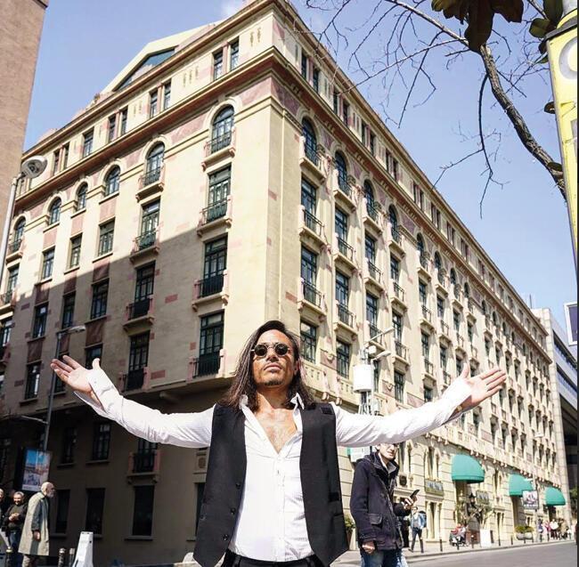 Salt Bae moves to house of The Grand Poet