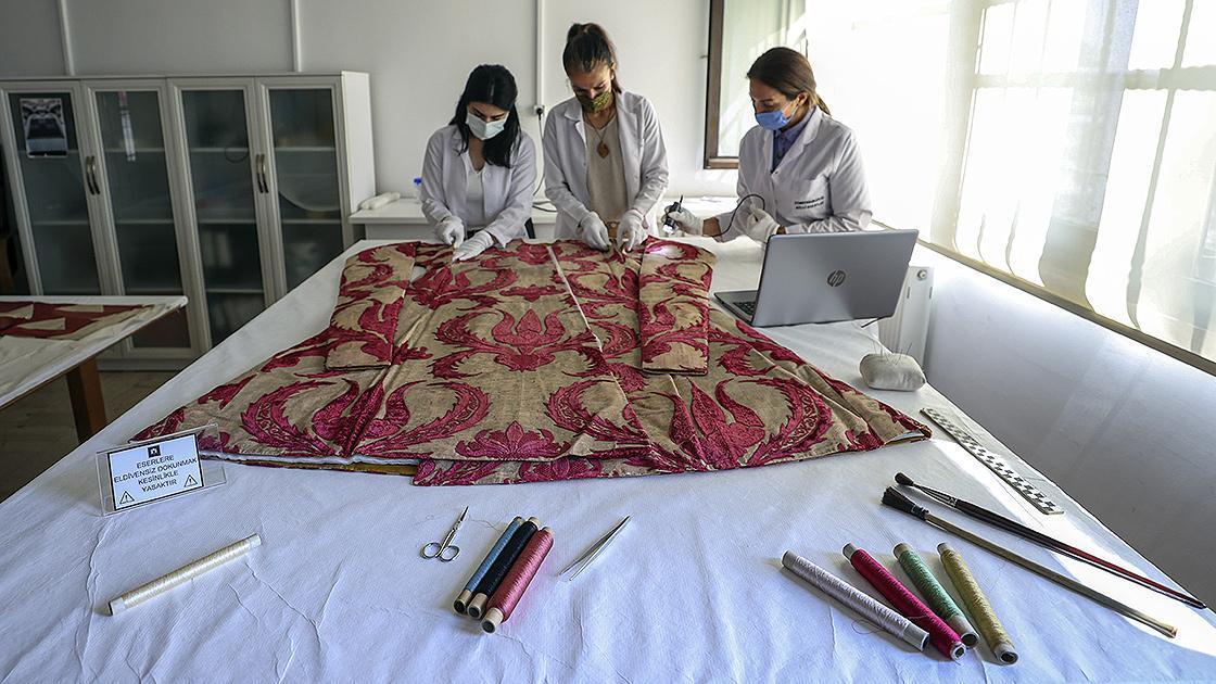 Suleiman the Magnificent’s caftan to be restored in four months