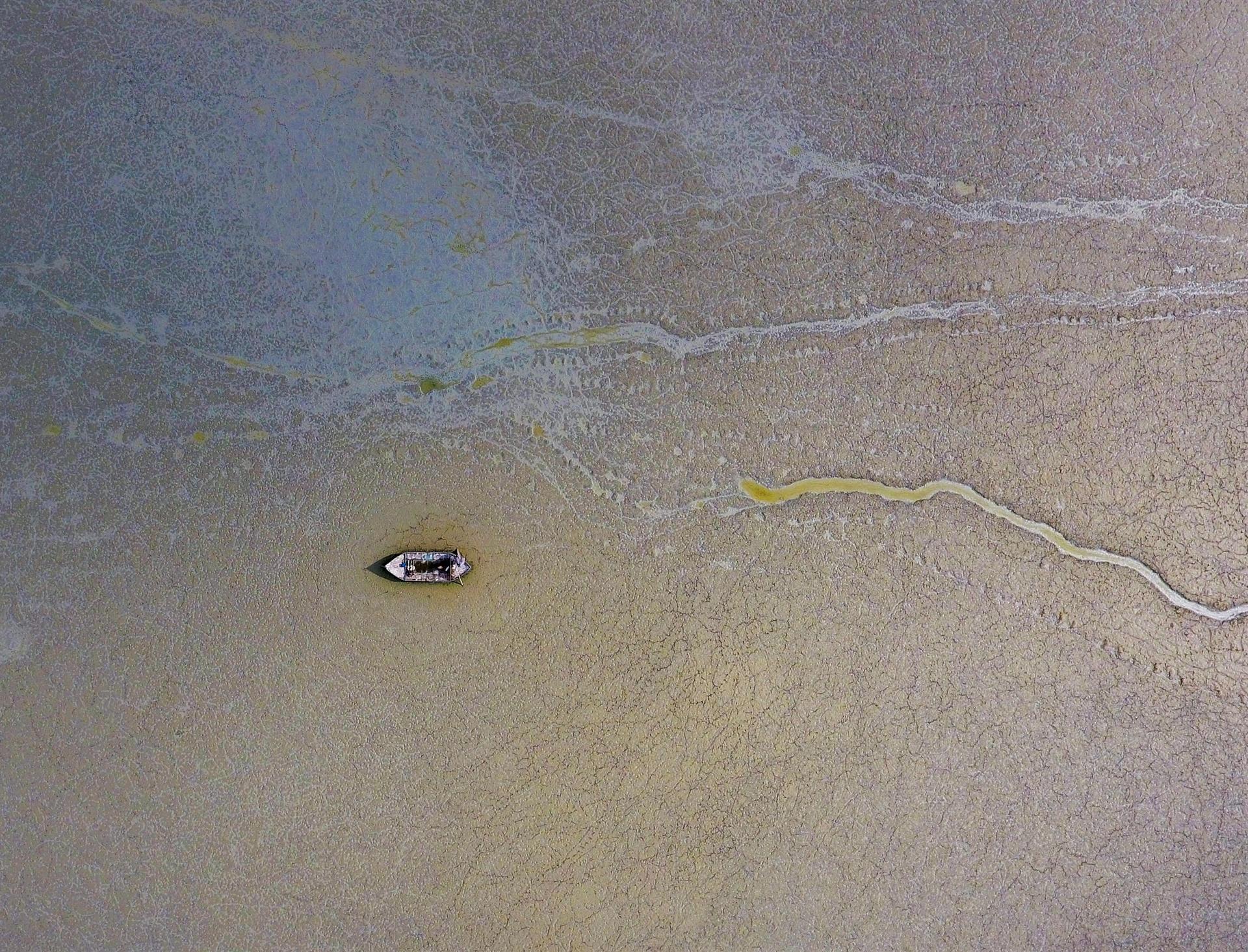 Lake that once hosted migratory birds dries up