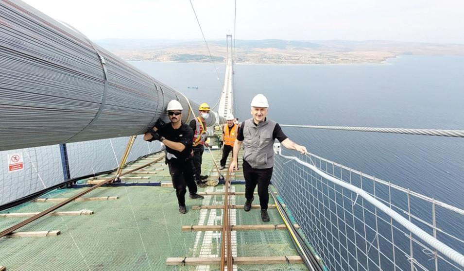Landmark bridge’s catwalk links two sides of Dardanelles