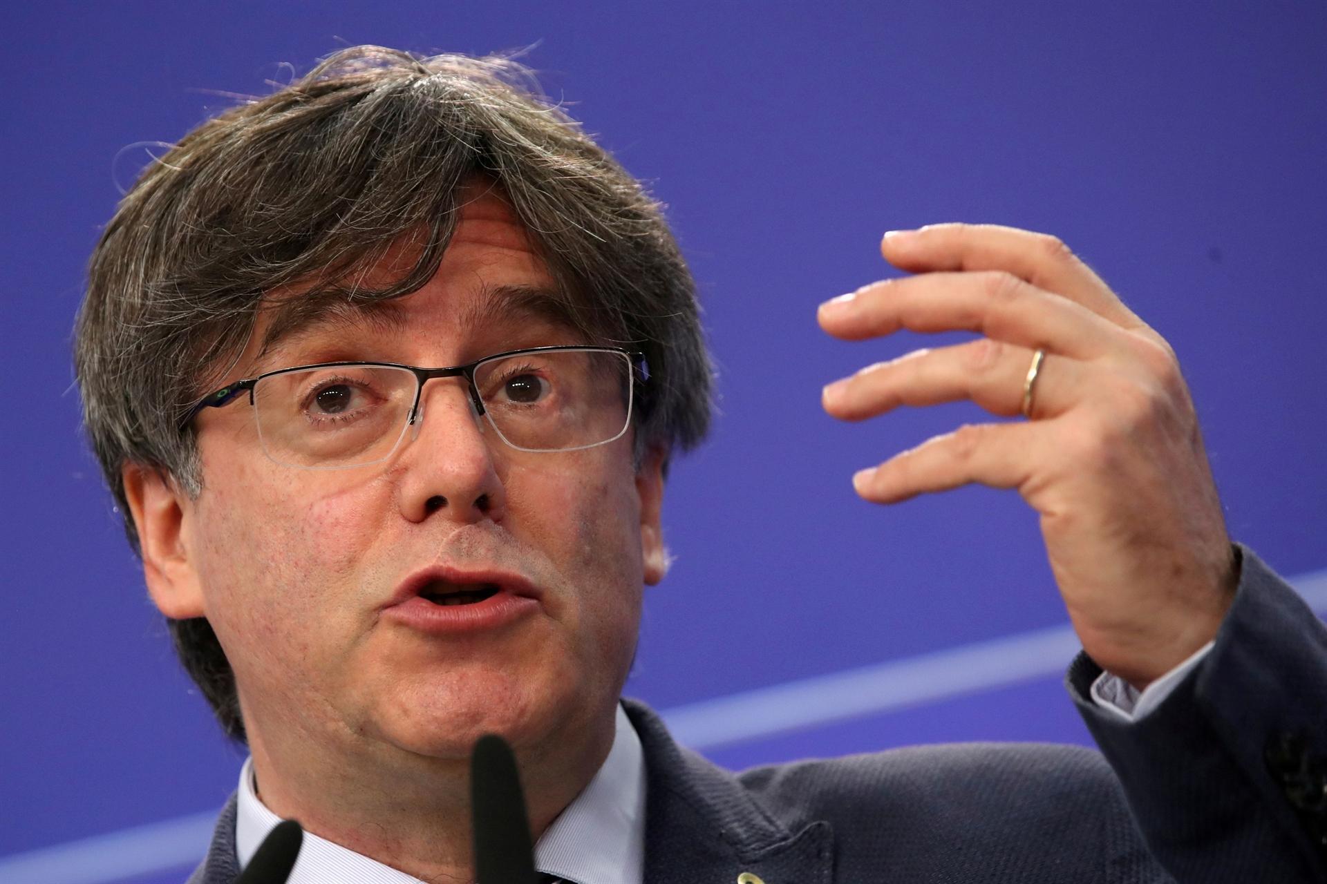 Ex-Catalan leader Carles Puigdemont detained in Sardinia