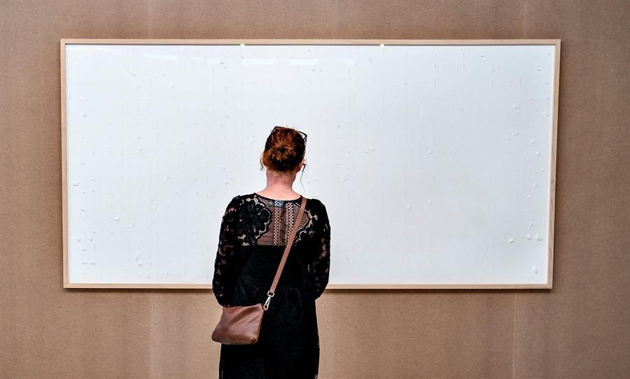 Artist sends empty frames to museum, says it’s art