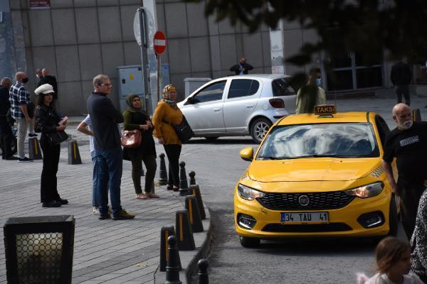 Taksim Meydanı nda taksicilere denetim Son Dakika Flaş Haberler