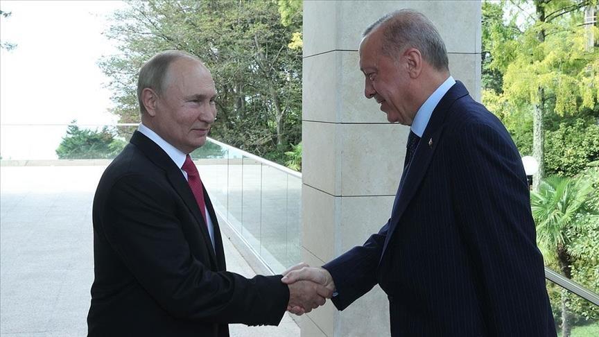 Turkish, Russian leaders discuss regional issues over phone