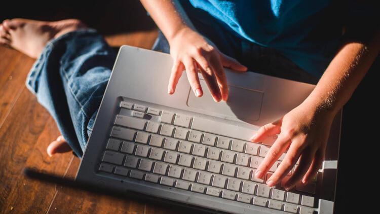 Young Turks surf on internet 4 hours a day: Survey