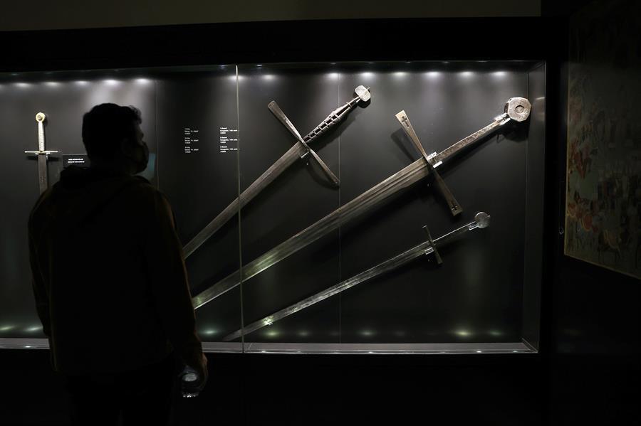 Restorers prolong life of historical weapons