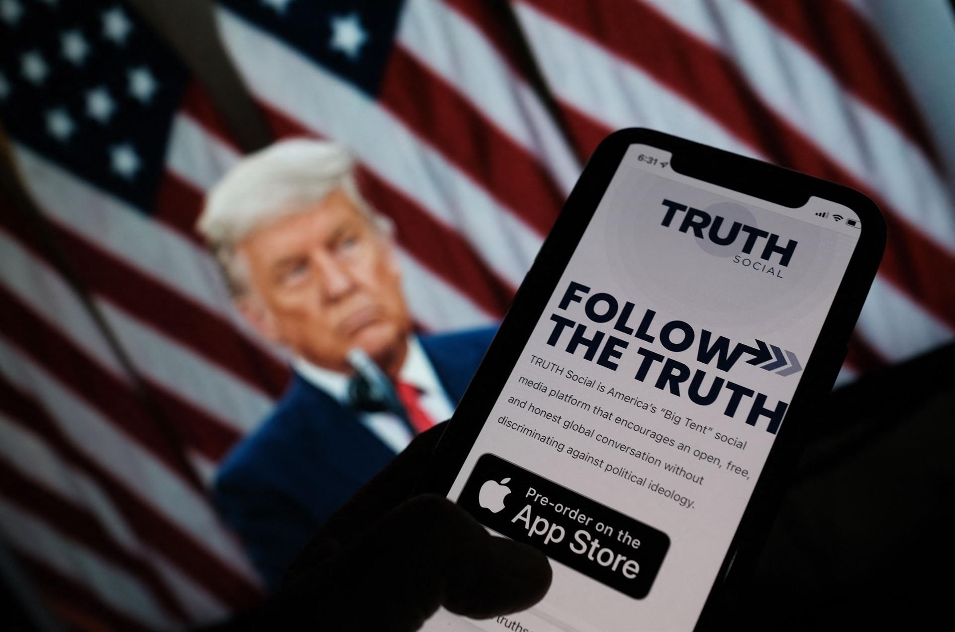 Trump announces plans to launch new social network TRUTH Social