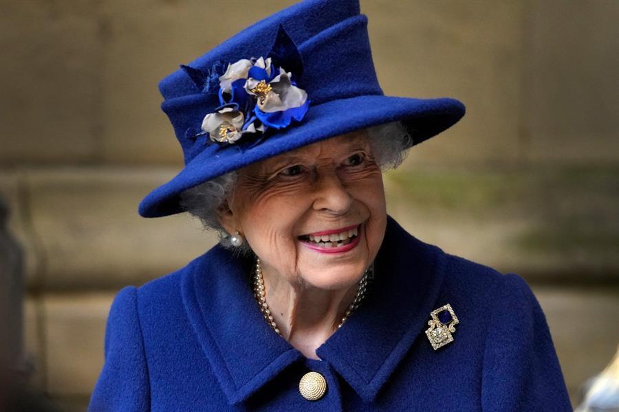 Queen Elizabeth II spent night in hospital for tests: Palace