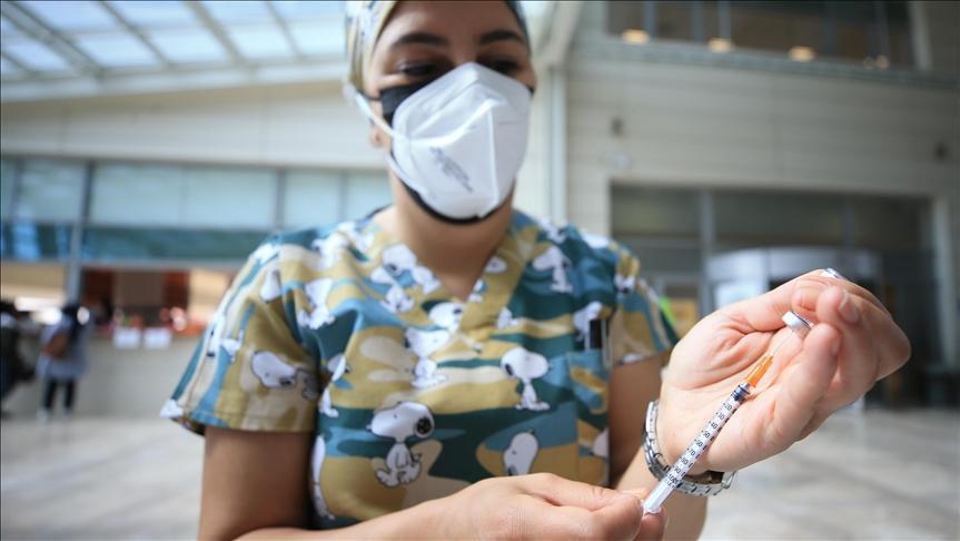 Number of booster shots given in Turkey low, says expert