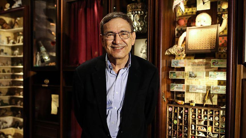 Orhan Pamuk urges Italian prime minister to take action