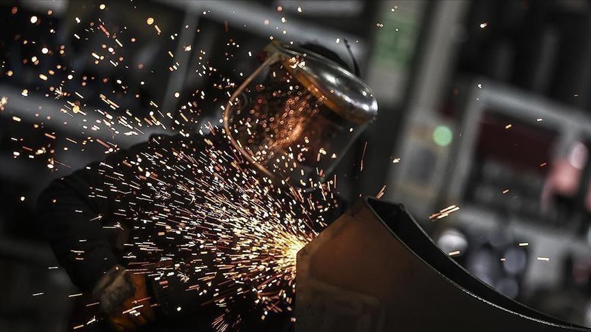 Manufacturing PMI falls