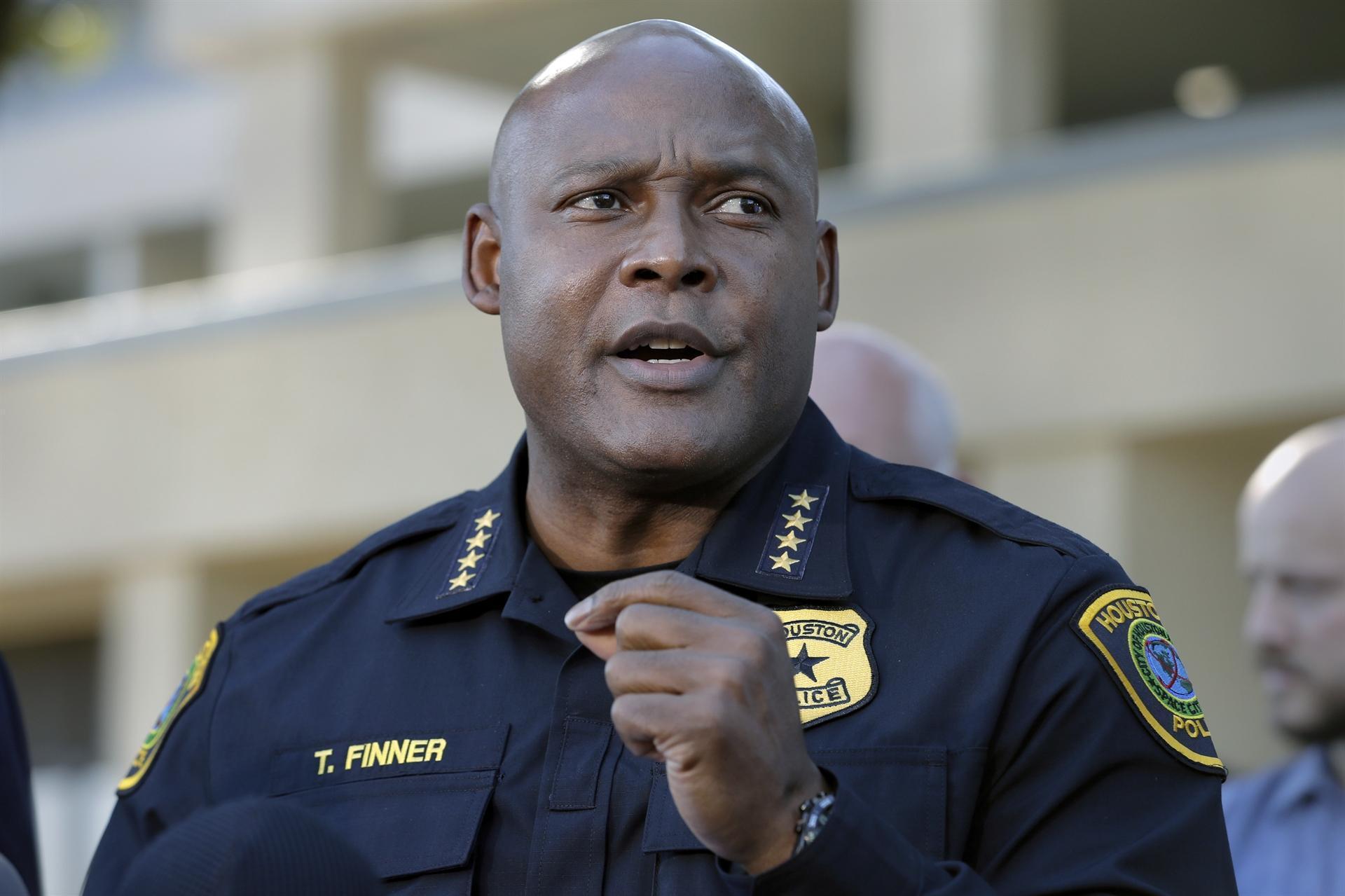 Houston leaders seek clues for concert mishap that killed 8