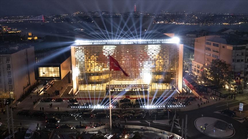 Atatürk Cultural Center welcomes 100,000 visitors in two weeks