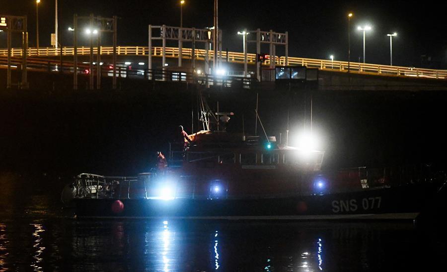 Migrant boat capsizes in English Channel; at least 30 dead