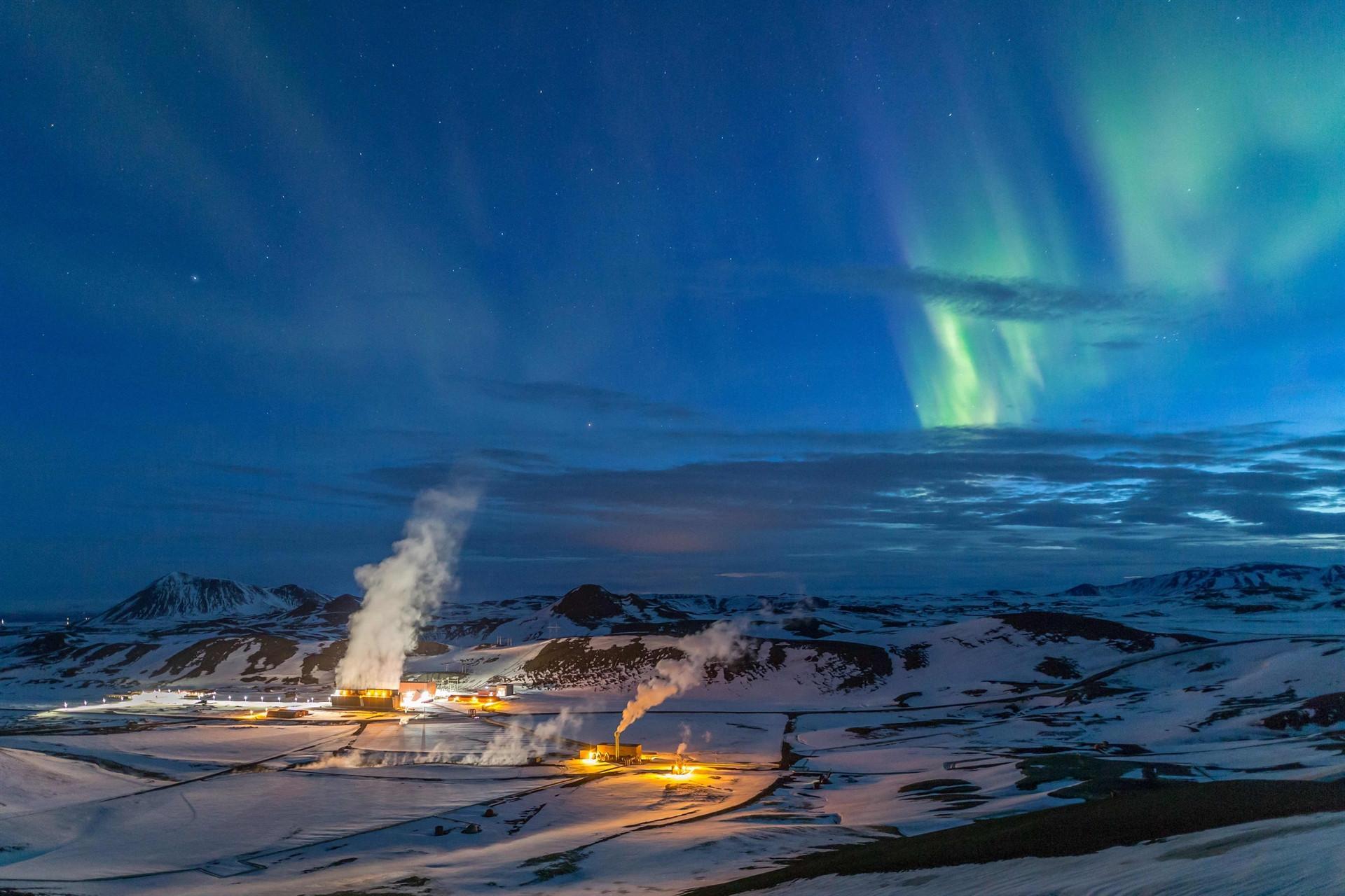 Iceland’s journey to the center of the Earth
