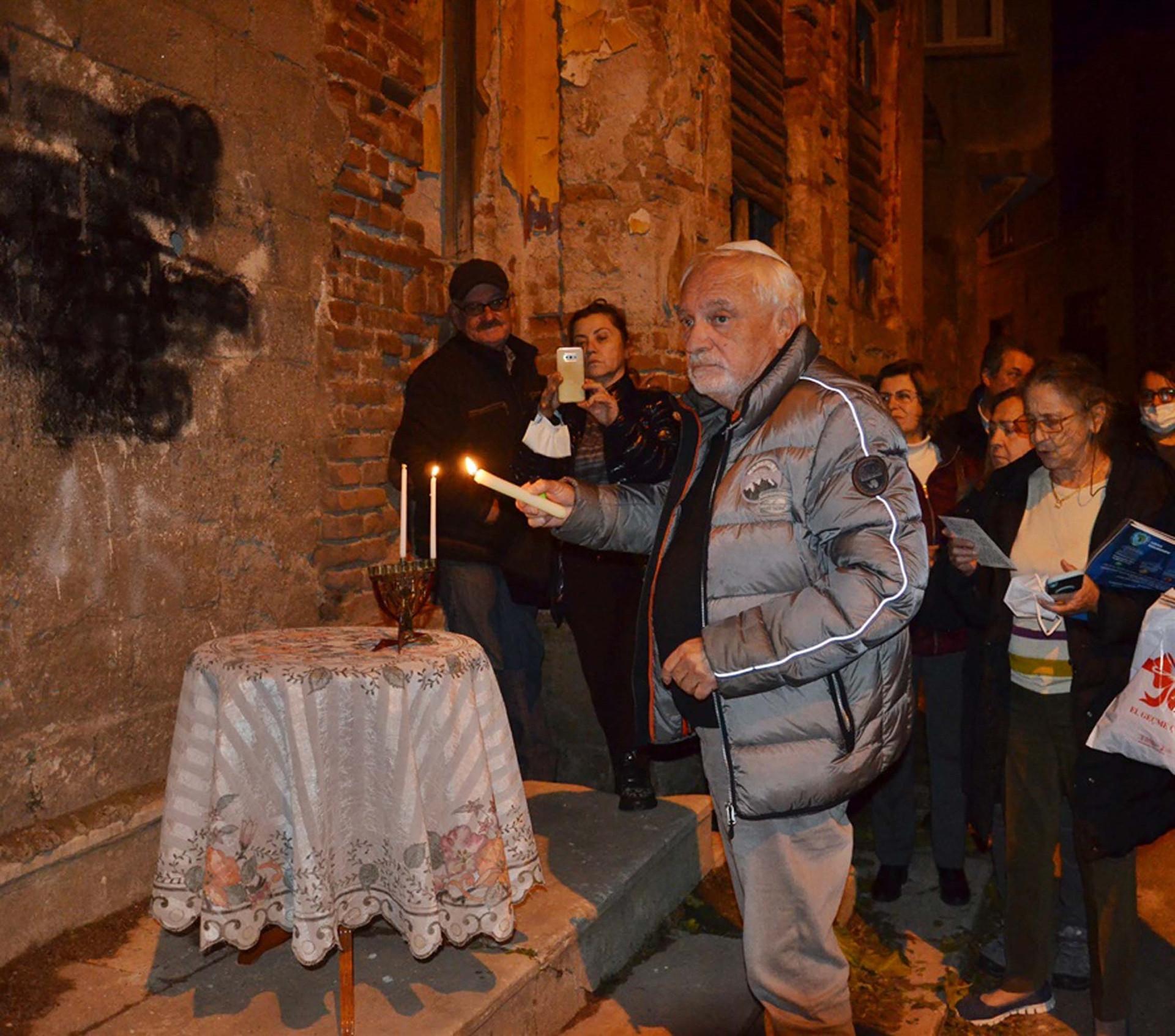 Turkey’s Jewish community marks Hanukkah, lights candles for hope