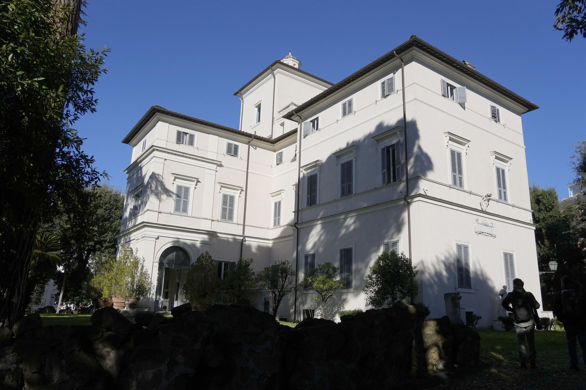 Rome villa restored by Texas princess auctioned