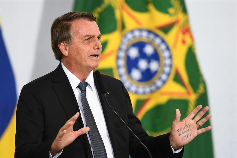 Brazil’s Bolsonaro investigated for linking vaccine and AIDS