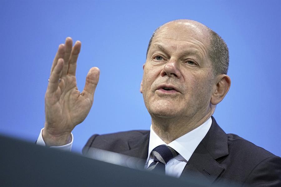 New German chancellor Scholz makes European debut