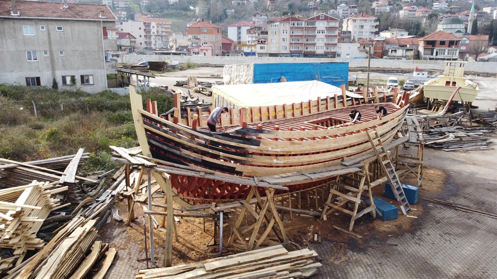 Ottoman-style boats being built in historic dock