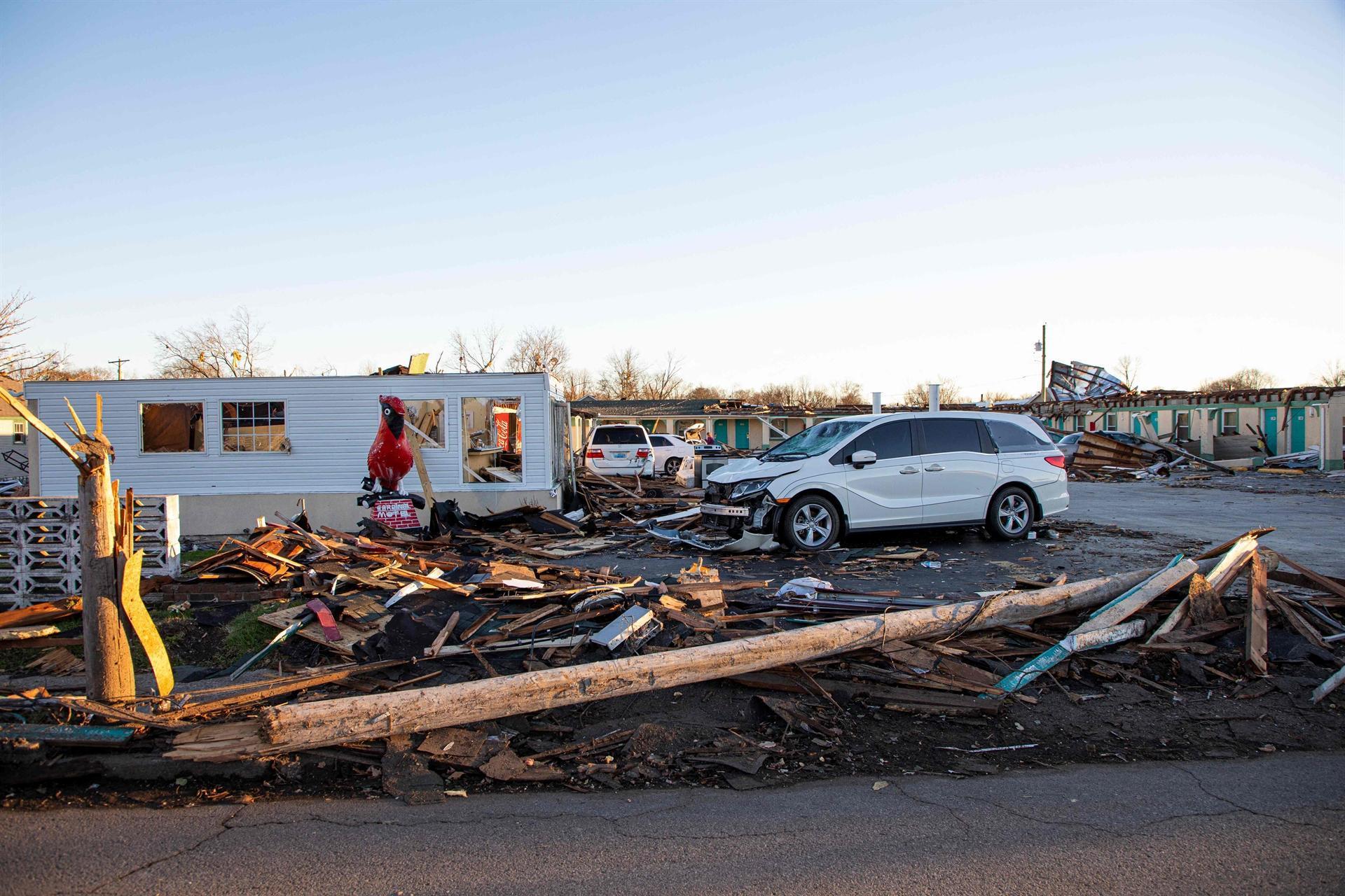 Kentucky tornado toll in dozens; less than feared at factory