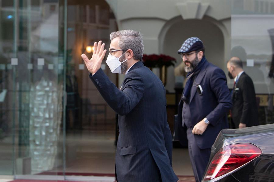 Iran nuke talks adjourn, Europeans say pause disappointing