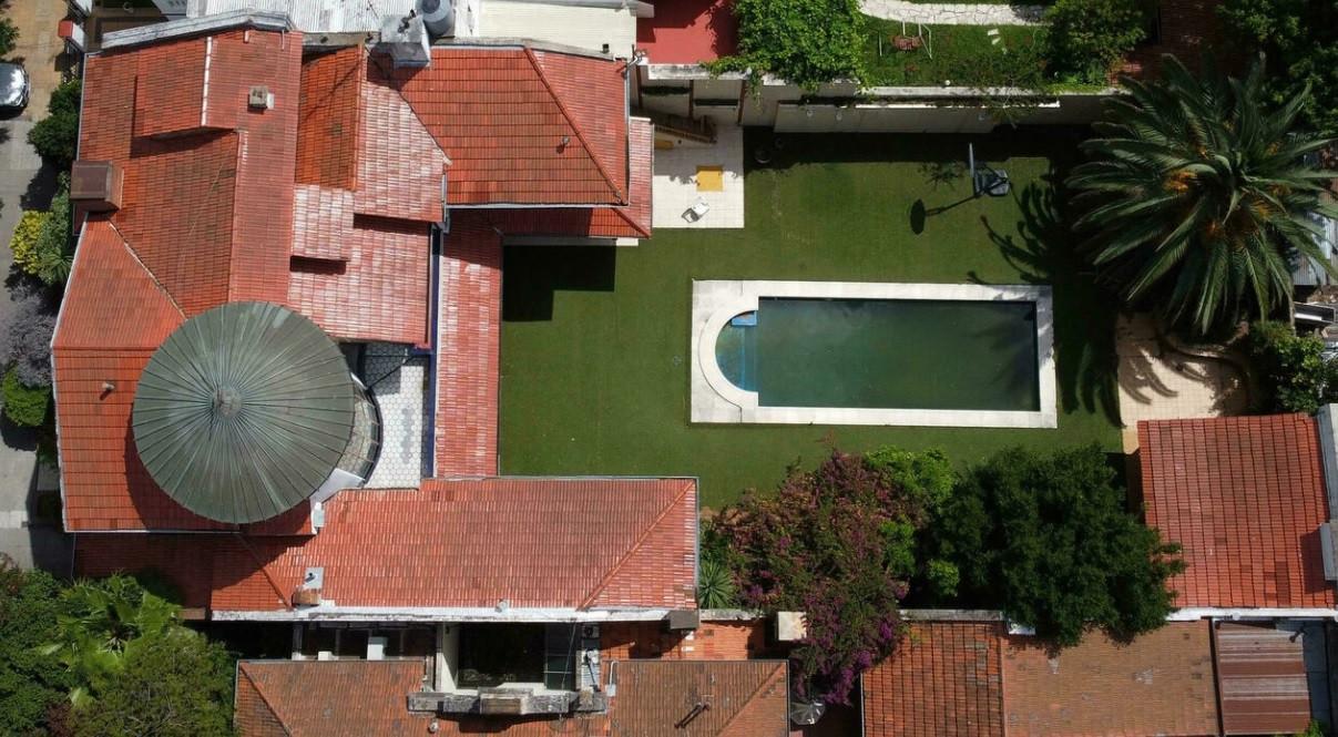 Big-ticket items go unsold in auction of Maradona assets