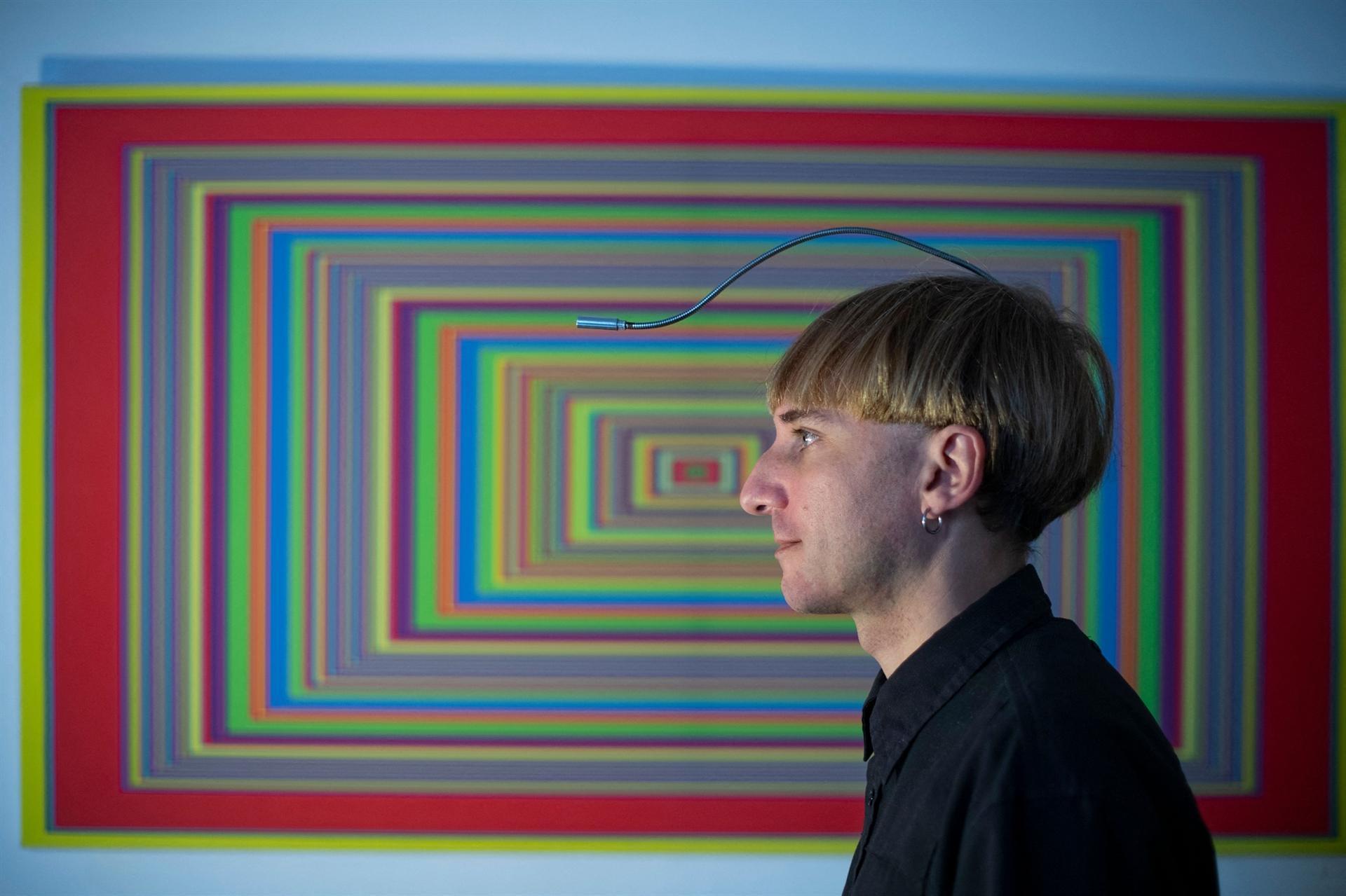 Cyborg artist who hears colour turns to time travel