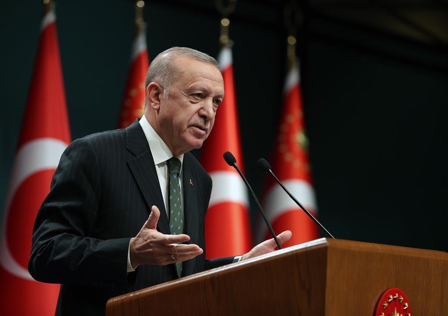 Erdoğan announces moves to encourage savings, Turkish lira makes gains