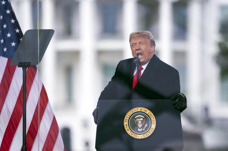 Trump asks Supreme Court to block release to Capitol riot probe