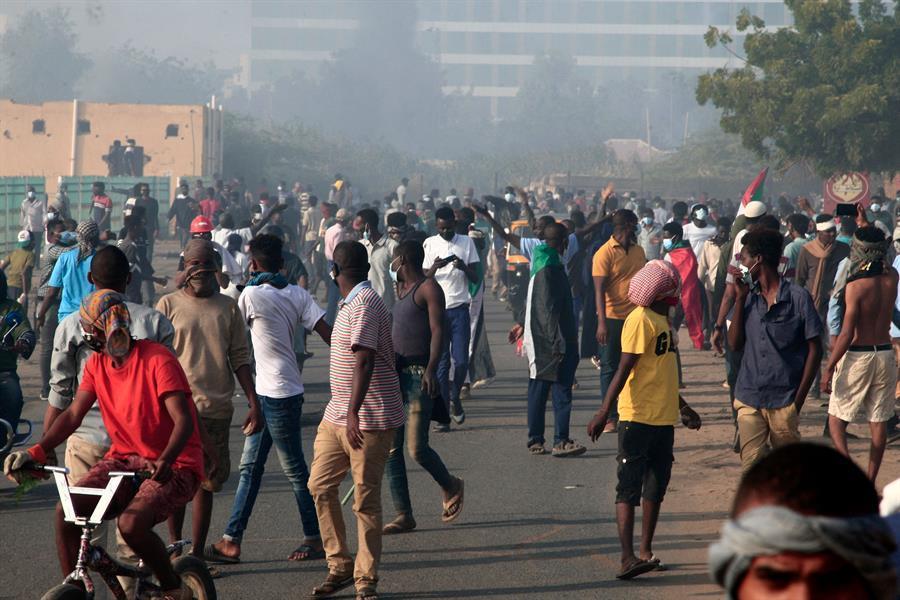 Sudan’s PM announces resignation amid political deadlock