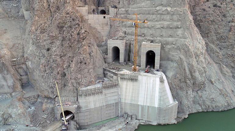 Turkey’s highest dam begins to hold water