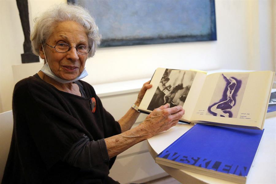 ’I am not an object’ says French artist’s Blue Woman