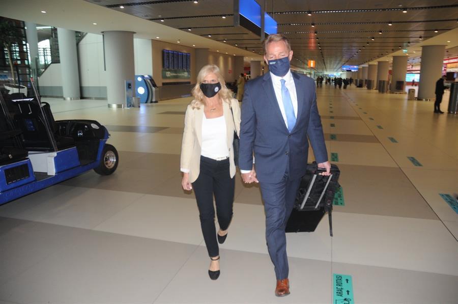Jeff Flake, new American envoy, arrives in Turkey