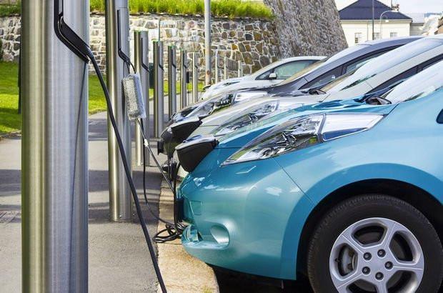 Electric cars drive rebound in China auto sales: Data