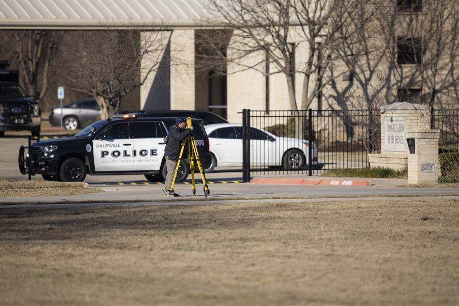 Texas hostage-taker named as British citizen as UK police arrest 2