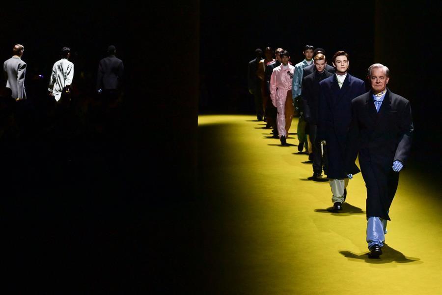 Paris Fashion Week gets physical despite Omicron
