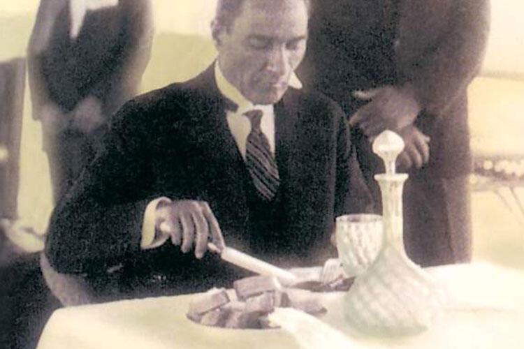 Atatürk’s favorite food okra, not dried beans, says historian