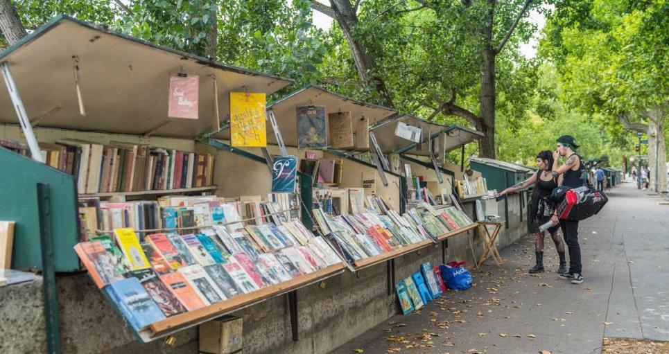 Paris outdoor booksellers eager to turn page on COVID