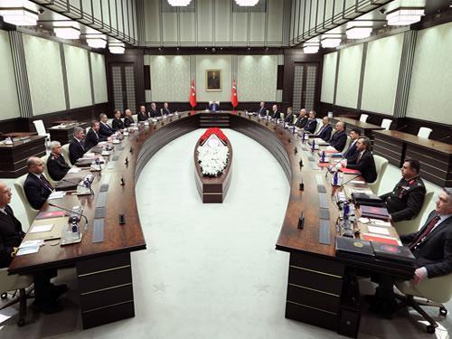 Turkey calls for de-escalation of tensions between Ukraine, Russia