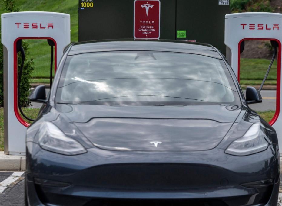 Tesla recalls over 800K vehicles for seat belt chime problem